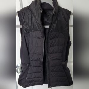 Lululemon Women's Black Quilted Vest Sz 4